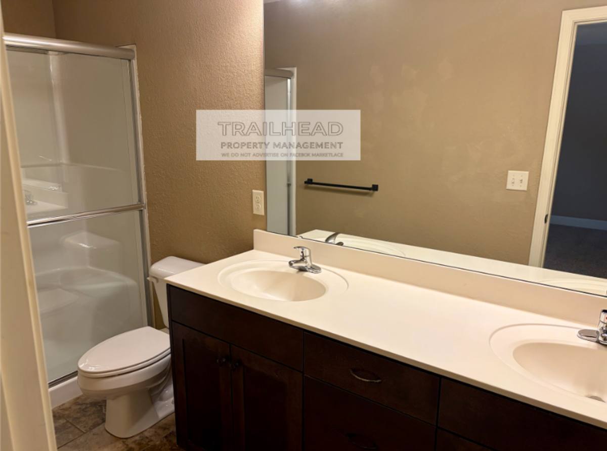 House for rent at 3856 NW 94th St, Kansas City, MO 64154