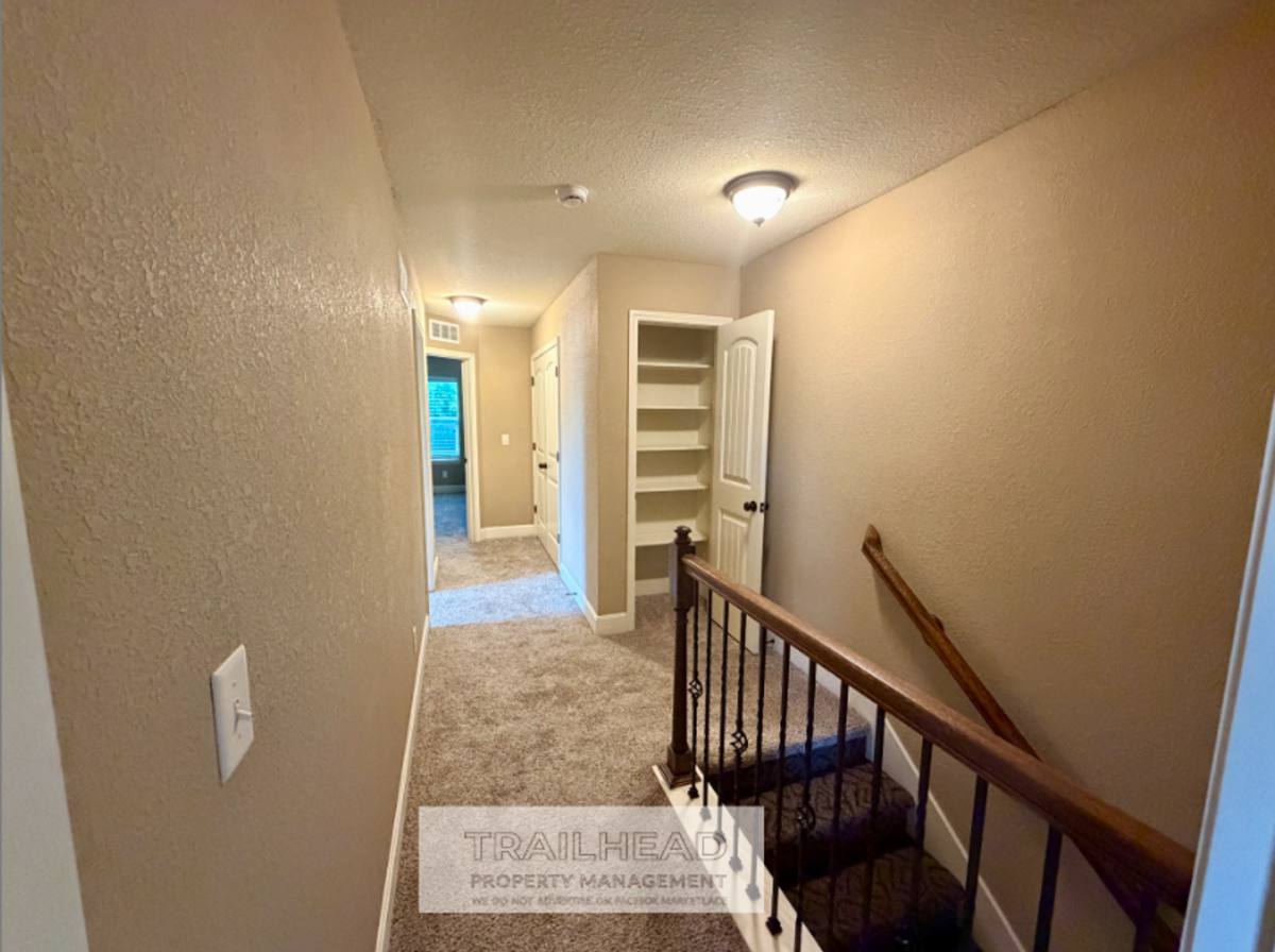 House for rent at 3856 NW 94th St, Kansas City, MO 64154