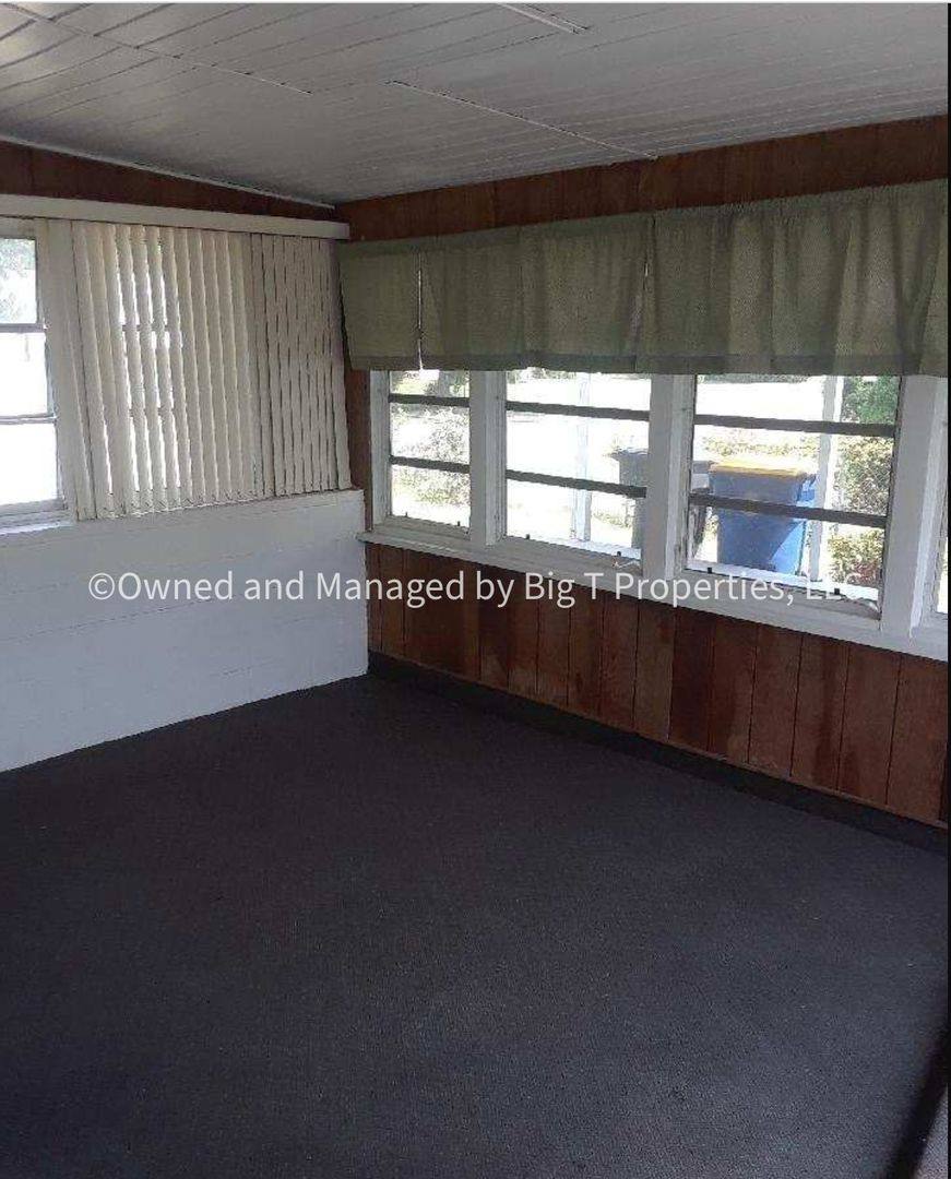 House for rent at 16 Taylor Dr, Dover, DE 19904