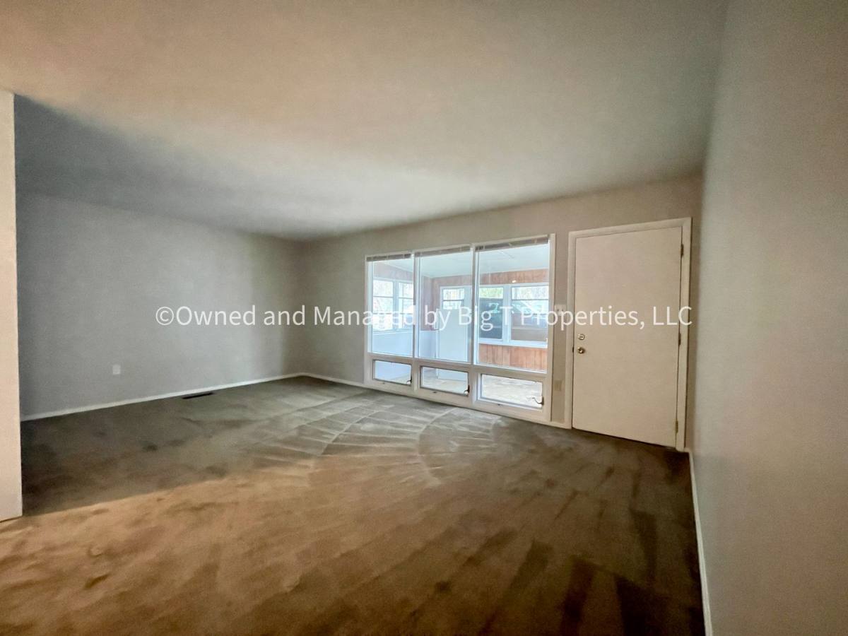House for rent at 16 Taylor Dr, Dover, DE 19904