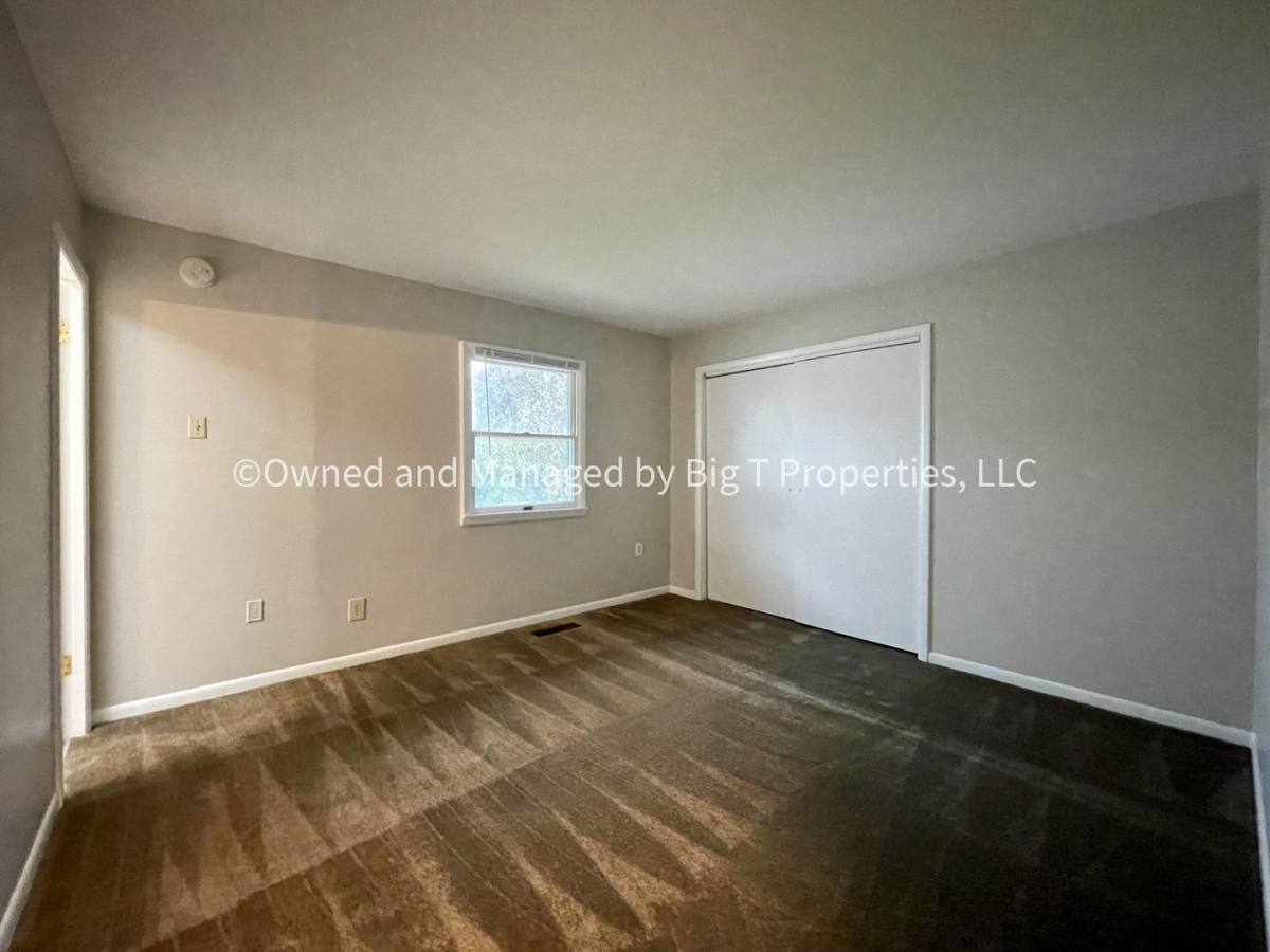 House for rent at 16 Taylor Dr, Dover, DE 19904