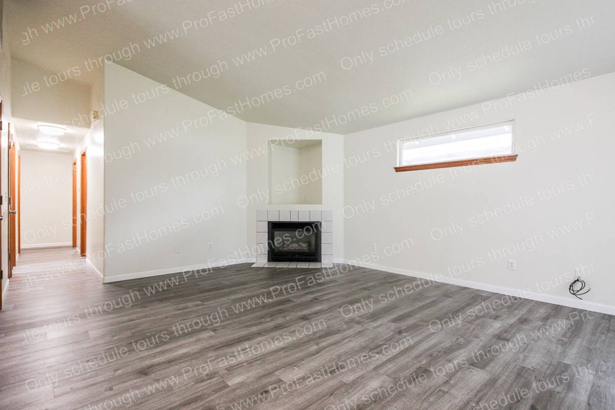 House for rent at 6416 SE 139th Ave, Portland, OR 97236