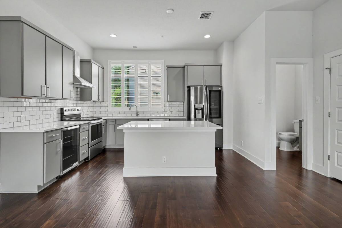 Townhouse for rent at 1606 N Hackberry, San Antonio, TX 78208