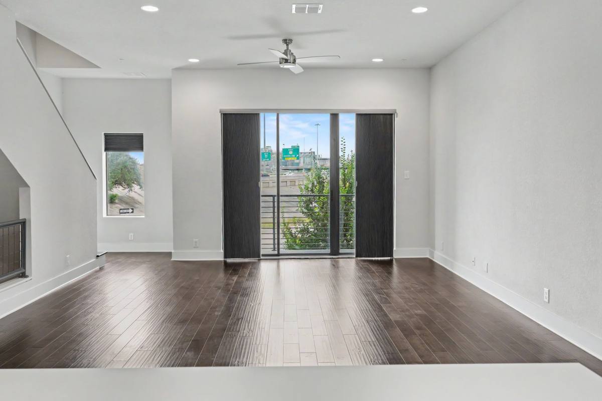 Townhouse for rent at 1606 N Hackberry, San Antonio, TX 78208