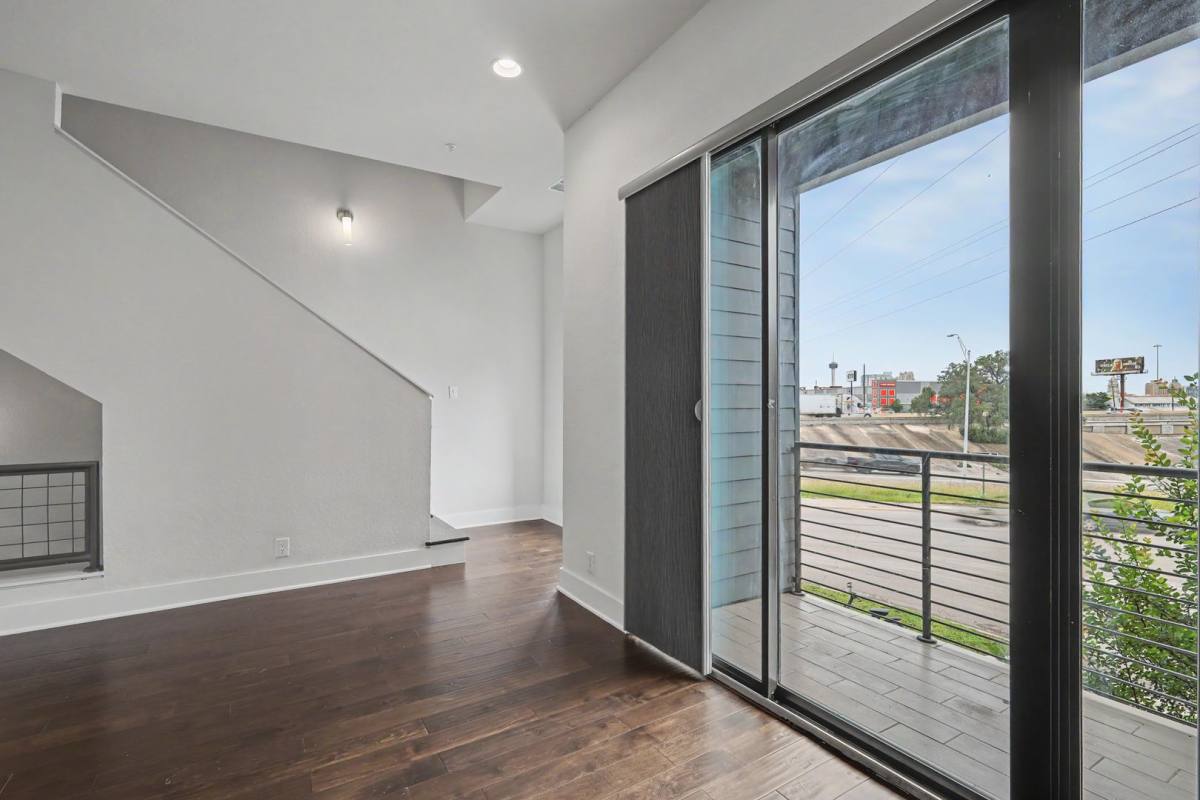 Townhouse for rent at 1606 N Hackberry, San Antonio, TX 78208