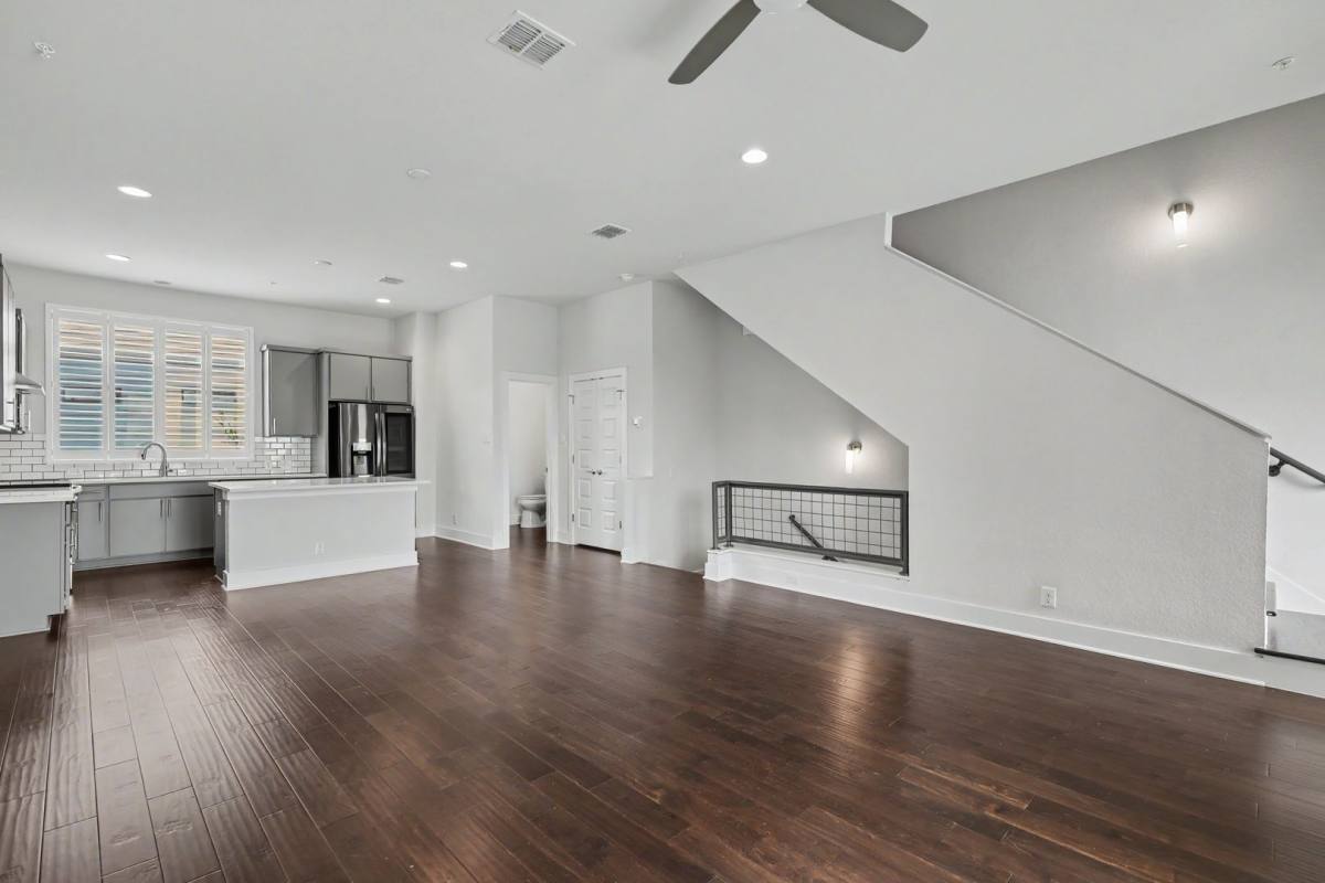 Townhouse for rent at 1606 N Hackberry, San Antonio, TX 78208