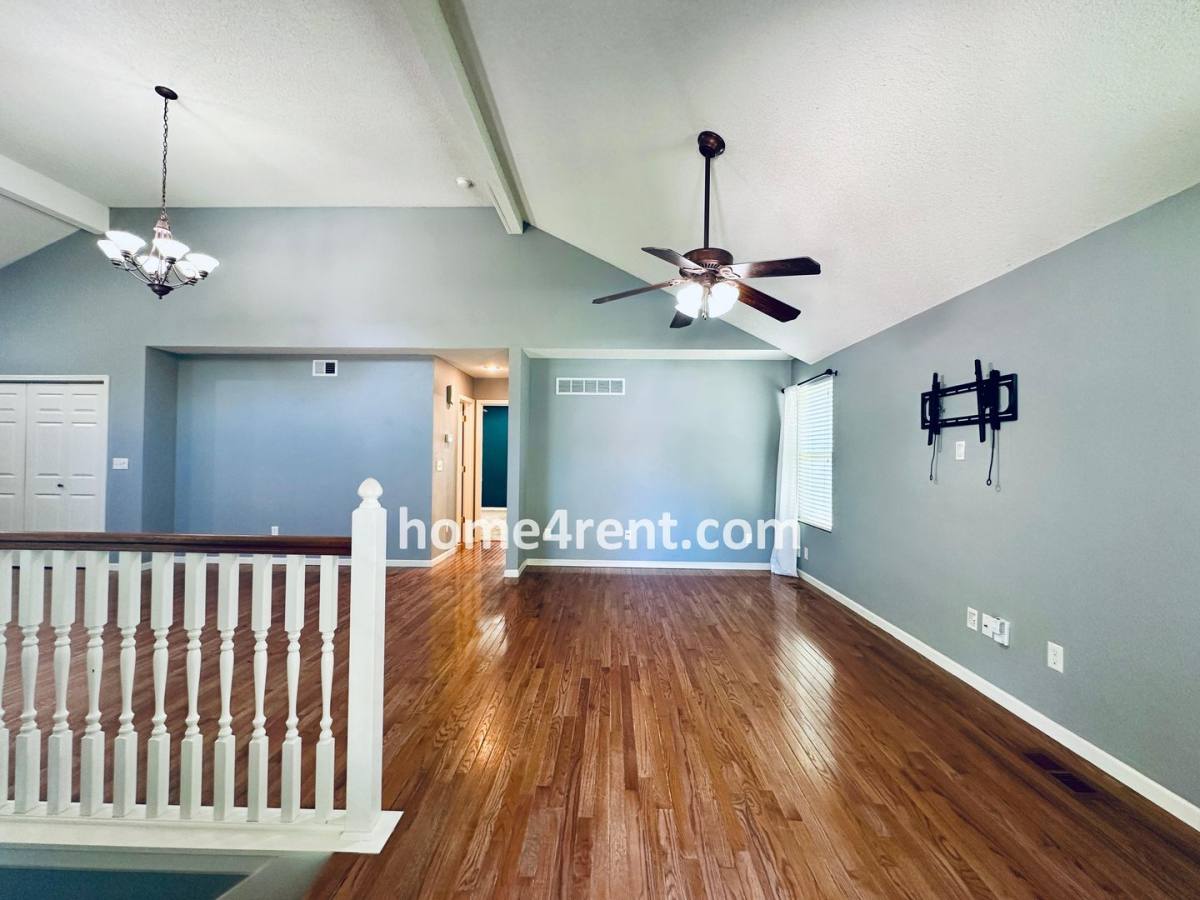 House for rent at 8601 England St, Overland Park, KS 66223