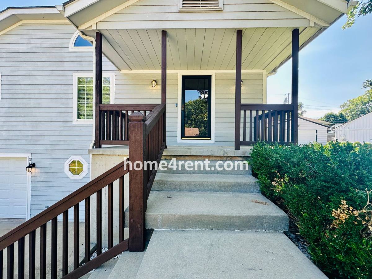 House for rent at 8601 England St, Overland Park, KS 66223