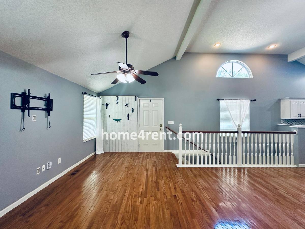 House for rent at 8601 England St, Overland Park, KS 66223