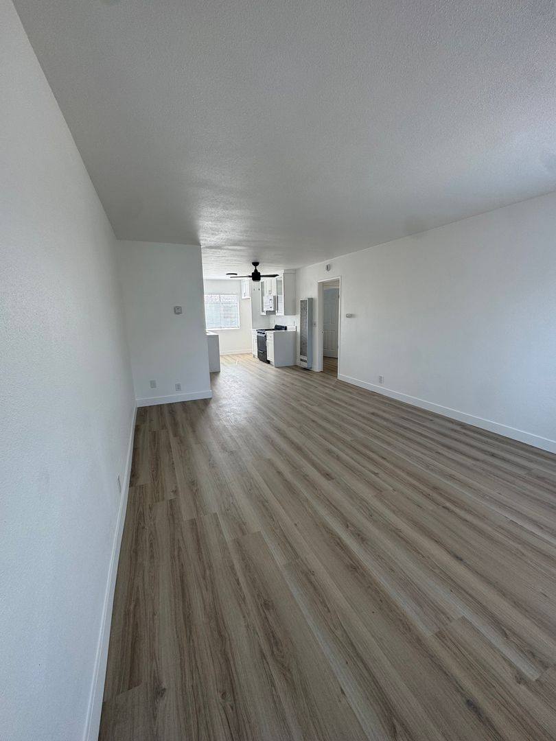 Apartment for rent at 1107 W Broadway, Anaheim, CA 92805