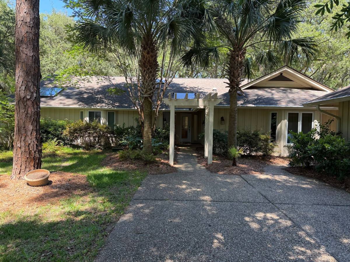 House for rent at 18 Suttlers Row, Hilton Head Island, SC 29928