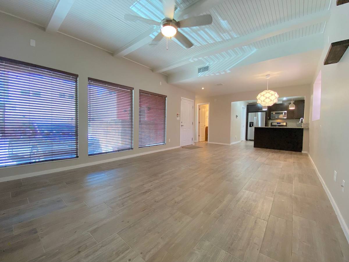 Townhouse for rent at 4004 Camelot Heights, El Paso, TX 79912