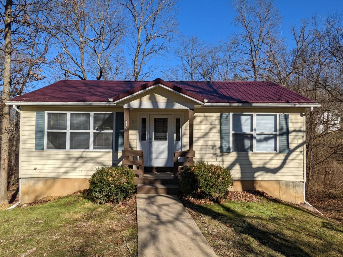 Townhouse for rent at 261 Baker St, Villa Ridge, MO 63089