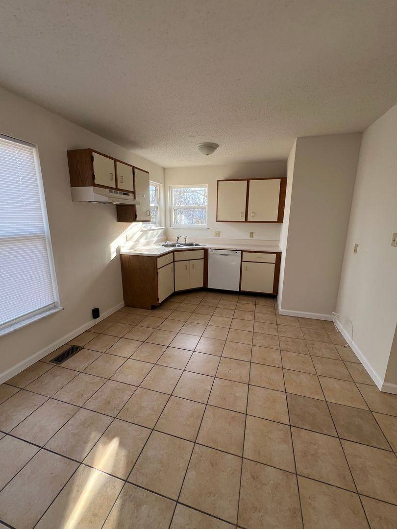 Townhouse for rent at 602 Bristol Court, Villa Ridge, MO 63089