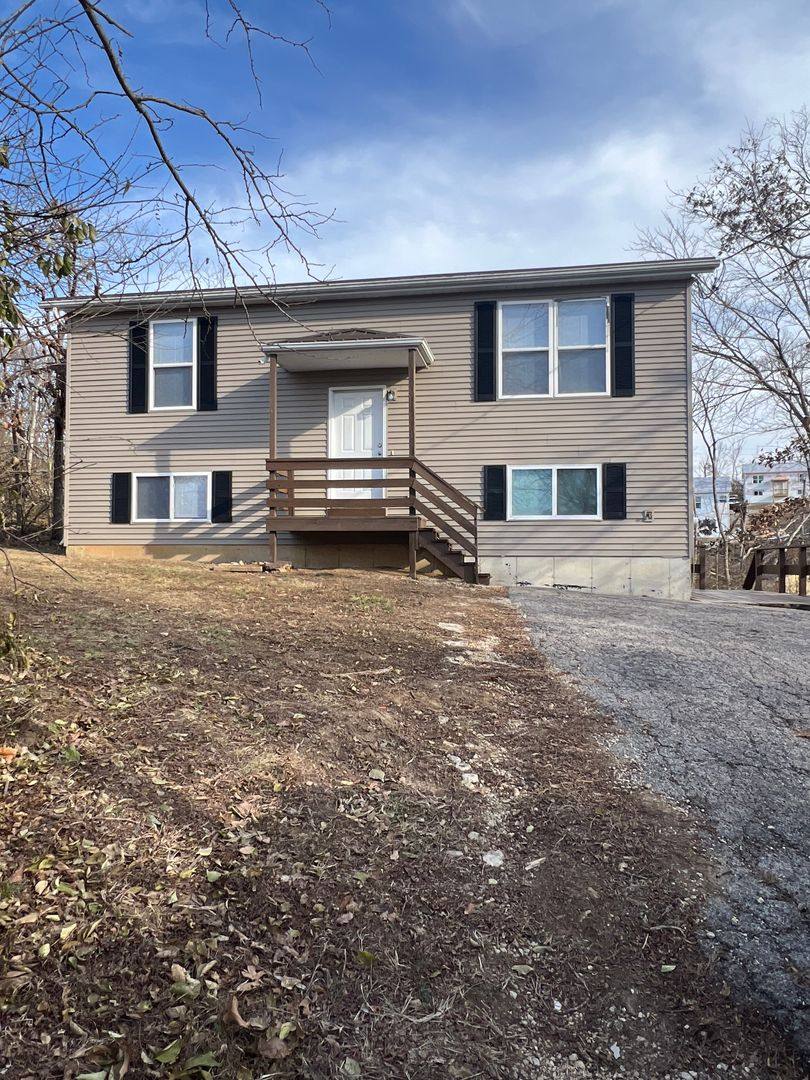 Townhouse for rent at 602 Bristol Court, Villa Ridge, MO 63089