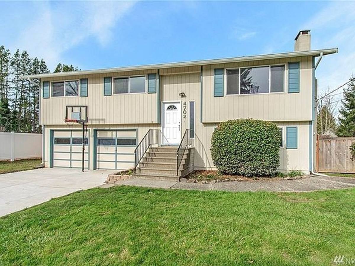 House for rent at 4702 E Maple Lane Circle NW, Gig Harbor, WA 98335
