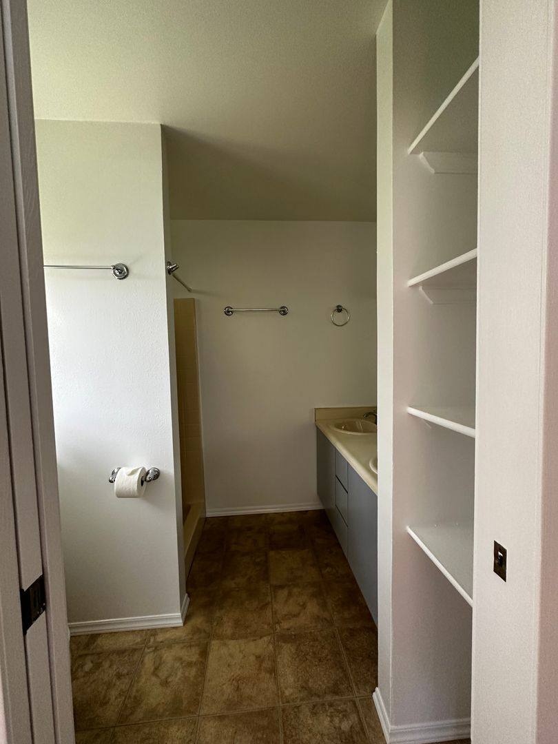 Apartment for rent at 15-1553 24th Ave, Keaau, HI 96749