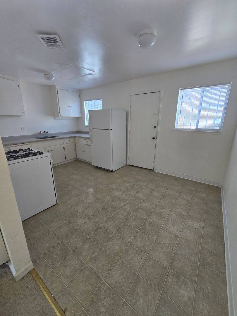 Apartment for rent at 418 C St, Richmond, CA 94801
