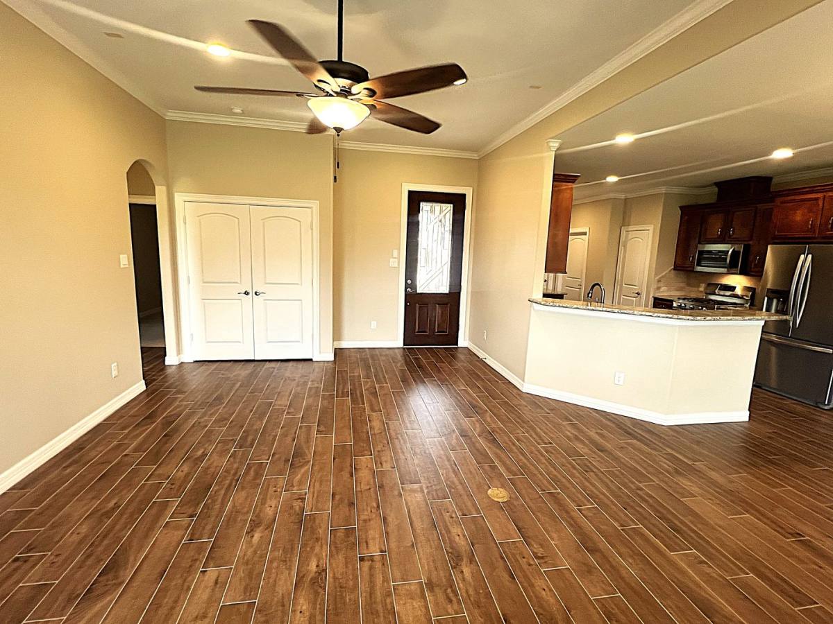 House for rent at 9723 Highland Pointe, Needville, TX 77461