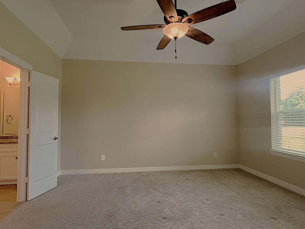 House for rent at 9723 Highland Pointe, Needville, TX 77461