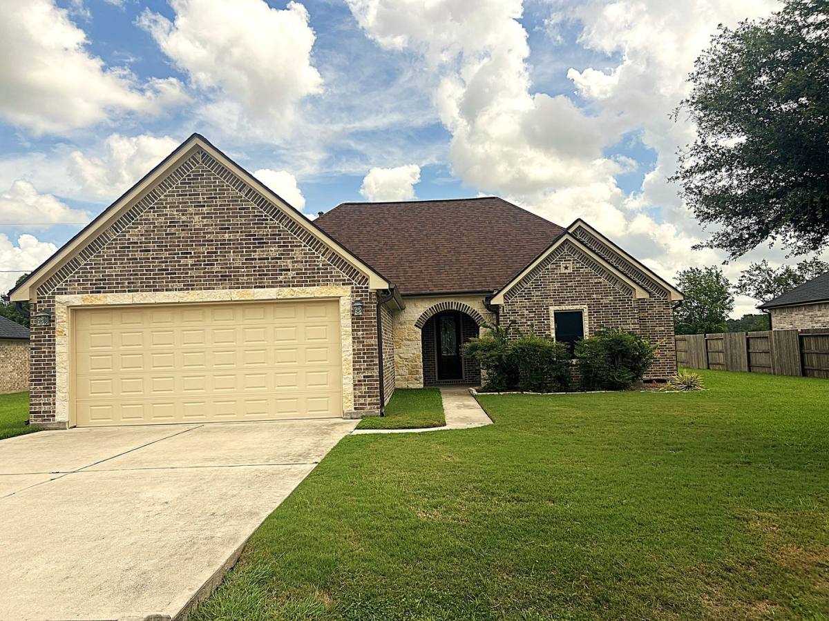 House for rent at 9723 Highland Pointe, Needville, TX 77461