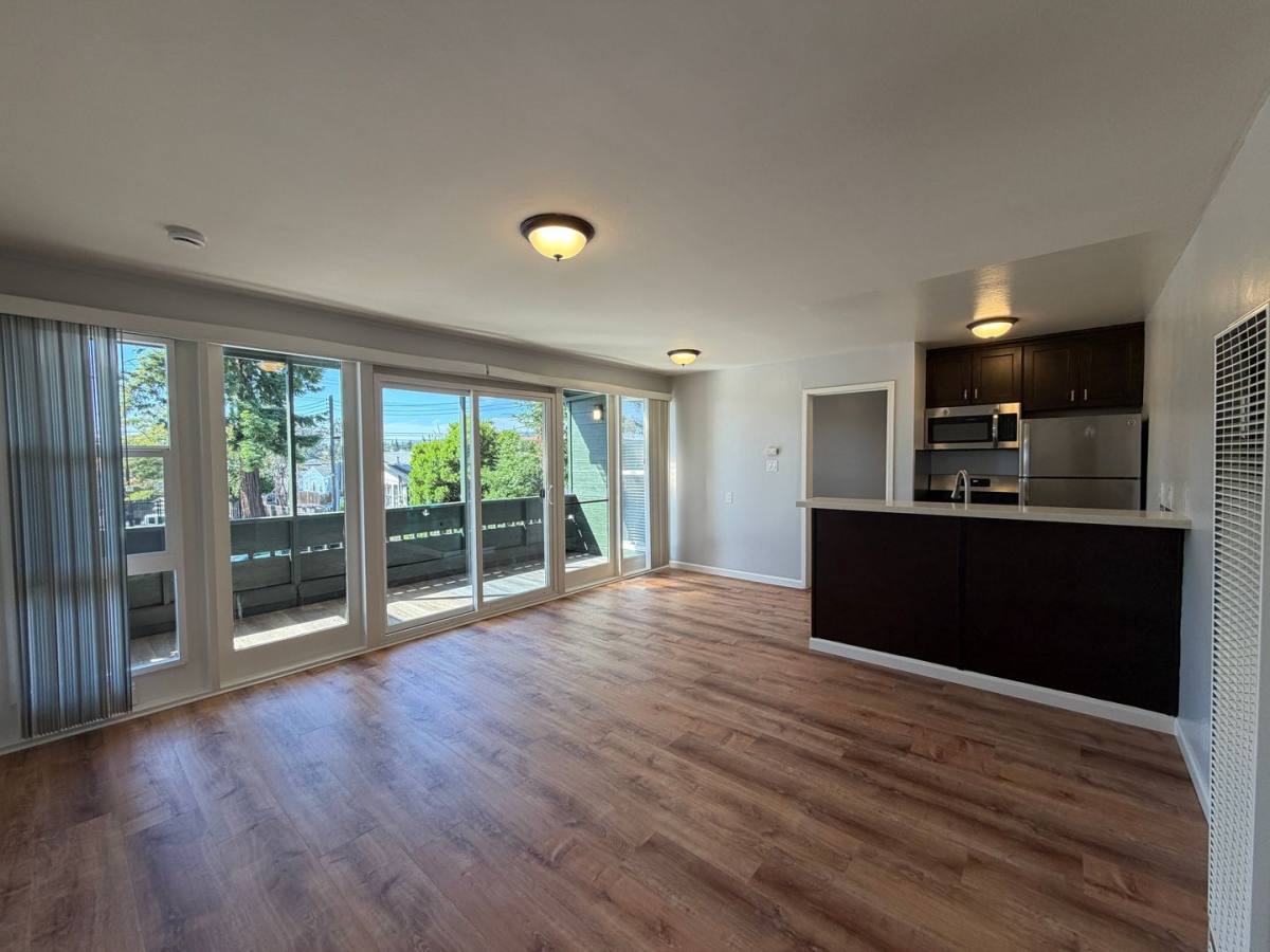 Apartment for rent at 2530 35th Ave, Oakland, CA 94601