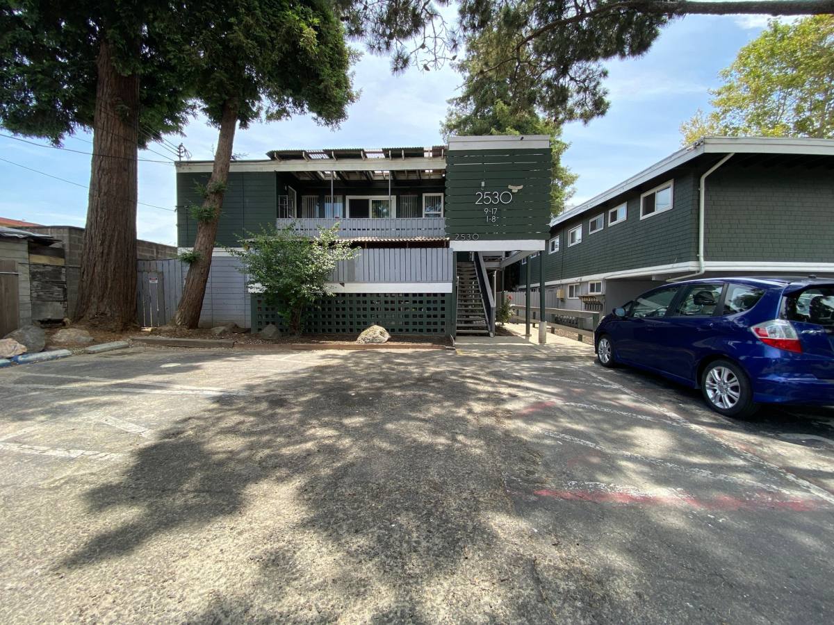 Apartment for rent at 2530 35th Ave, Oakland, CA 94601