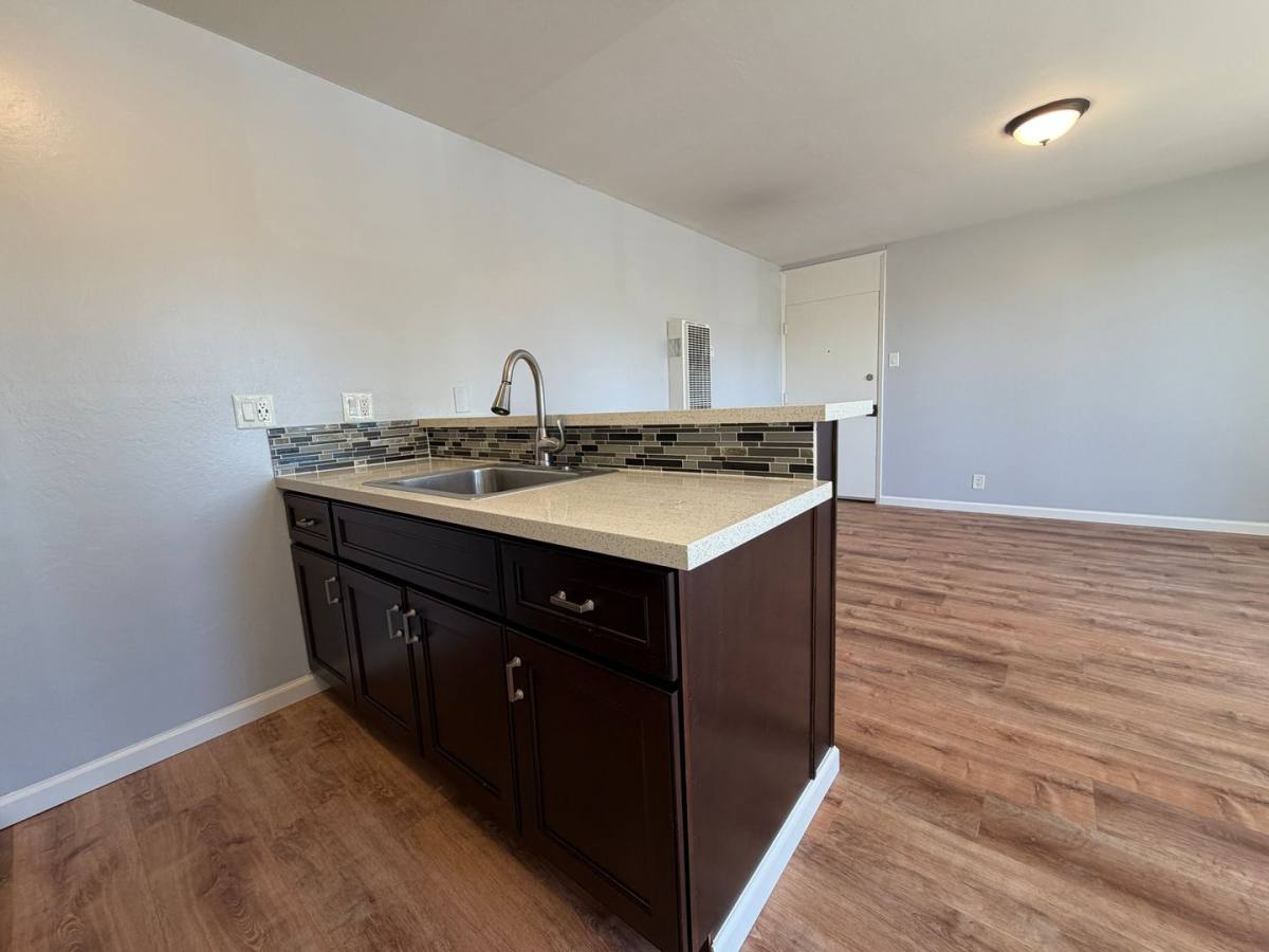 Apartment for rent at 2530 35th Ave, Oakland, CA 94601