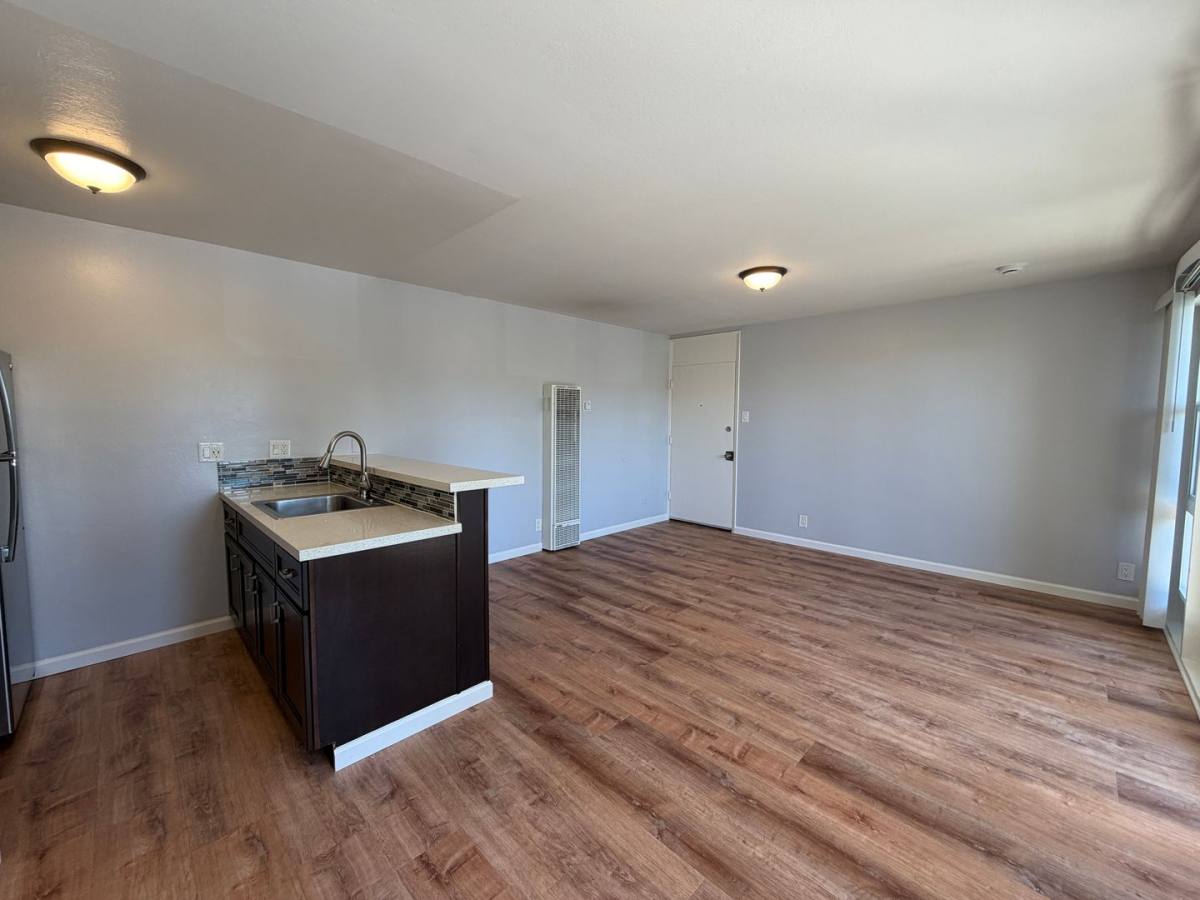 Apartment for rent at 2530 35th Ave, Oakland, CA 94601