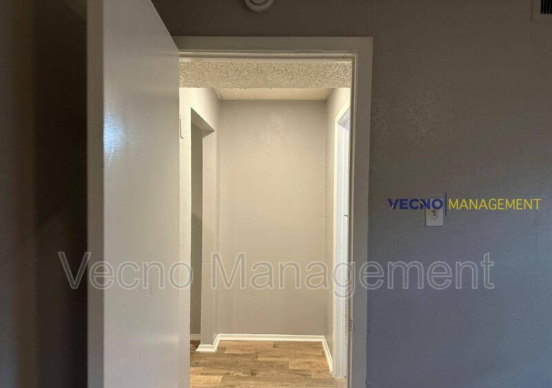 Apartment for rent at 102 E Cheryl Dr, San Antonio, TX 78228