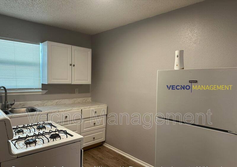 Apartment for rent at 102 E Cheryl Dr, San Antonio, TX 78228