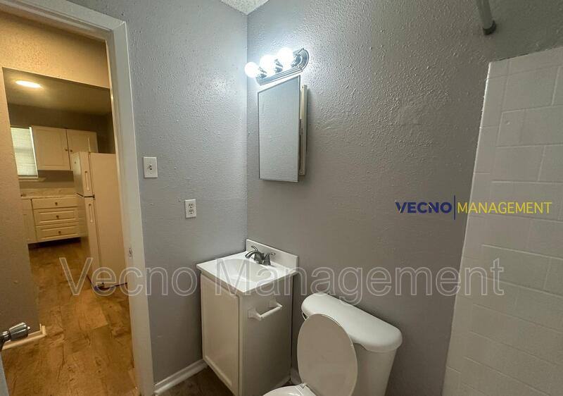 Apartment for rent at 102 E Cheryl Dr, San Antonio, TX 78228