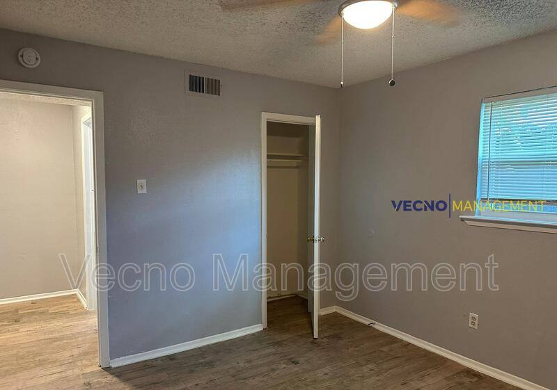Apartment for rent at 102 E Cheryl Dr, San Antonio, TX 78228