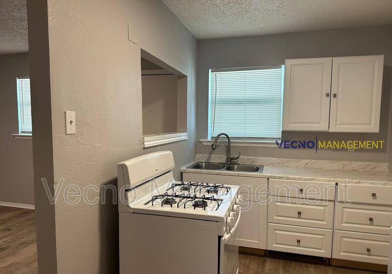 Apartment for rent at 102 E Cheryl Dr, San Antonio, TX 78228