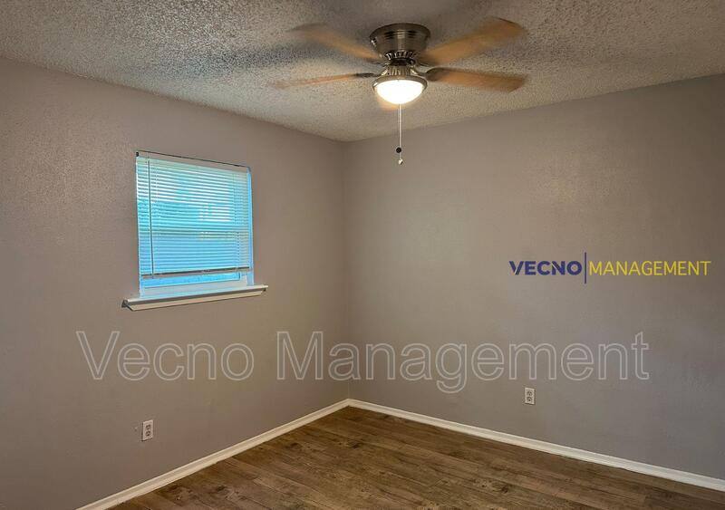 Apartment for rent at 102 E Cheryl Dr, San Antonio, TX 78228