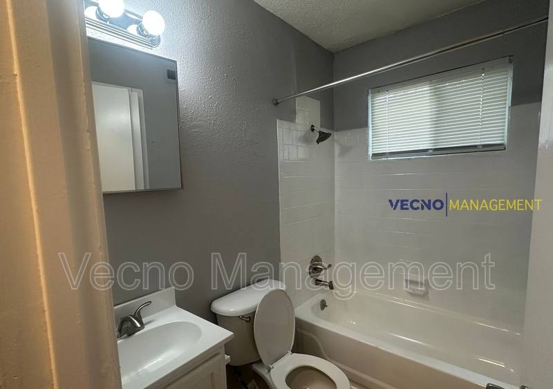 Apartment for rent at 102 E Cheryl Dr, San Antonio, TX 78228