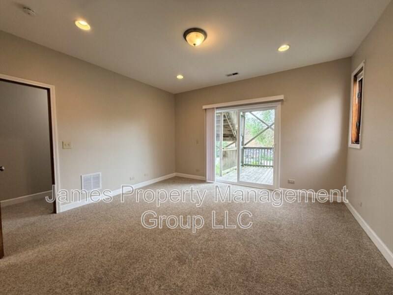 Apartment for rent at 2731 W Congress Parkway #2, Chicago, IL 60612