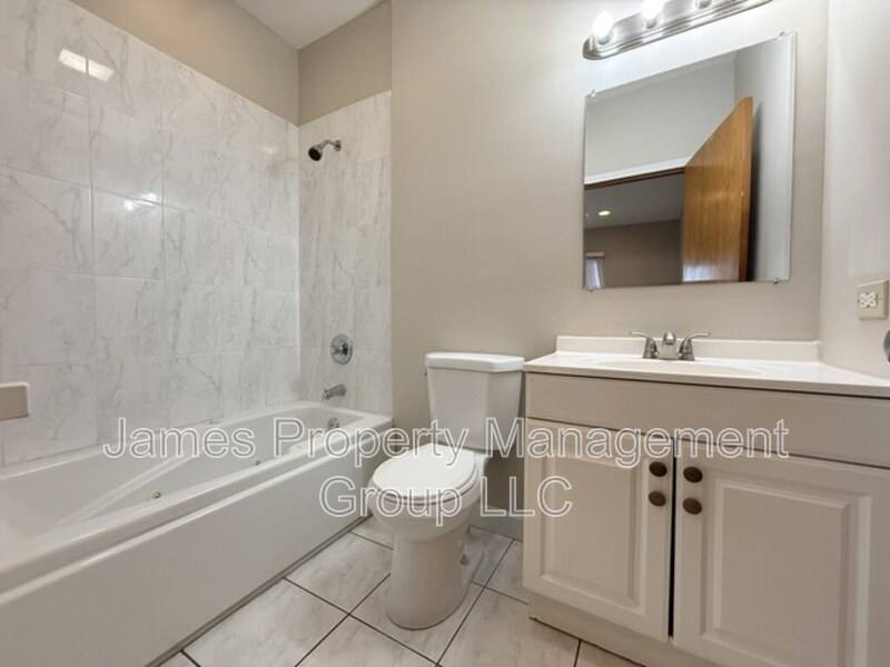 Apartment for rent at 2731 W Congress Parkway #2, Chicago, IL 60612