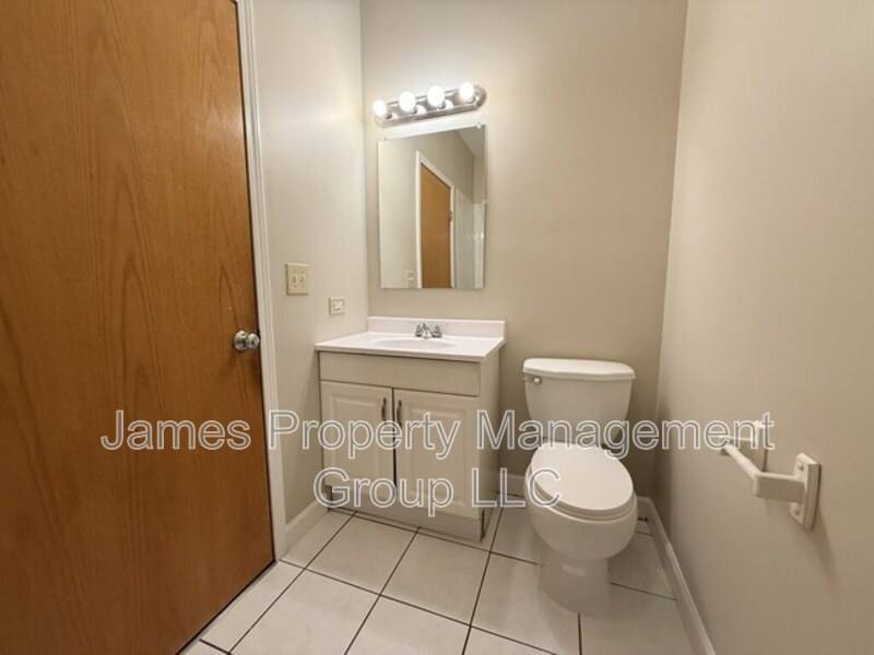 Apartment for rent at 2731 W Congress Parkway #2, Chicago, IL 60612