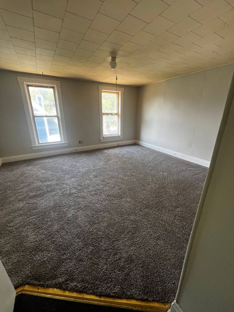 Apartment for rent at 1420 W 37th Ave, Kansas City, KS 66103