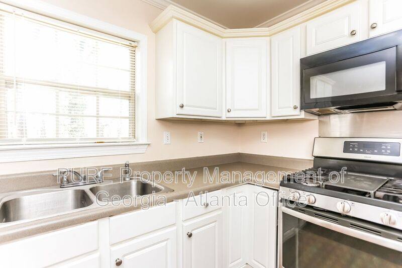 Townhouse for rent at 1934 Ivy Glen Dr SE, Smyrna, GA 30082