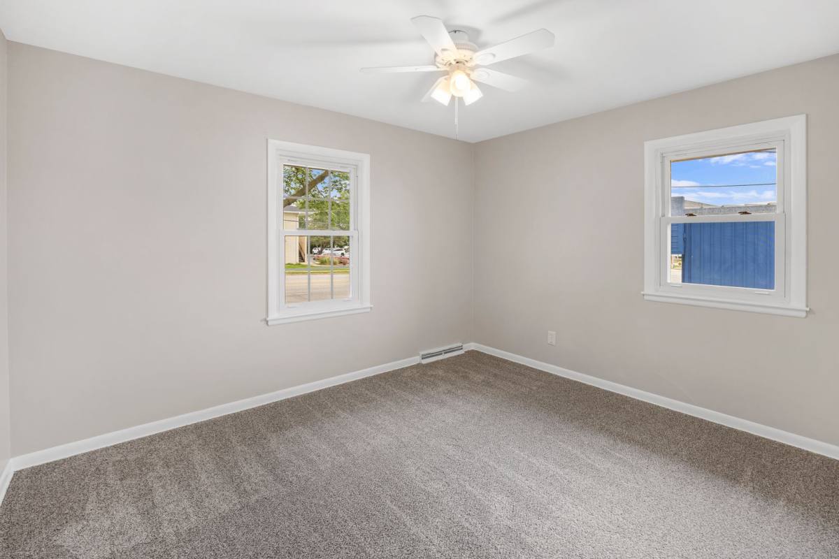House for rent at 5908 Meredith Dr, Urbandale, IA 50322