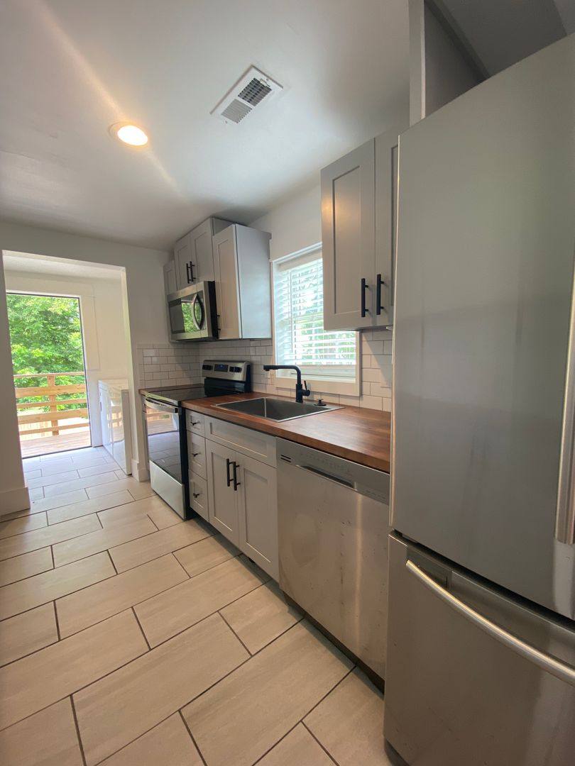 Apartment for rent at 1706 Fayetteville St, Durham, NC 27707