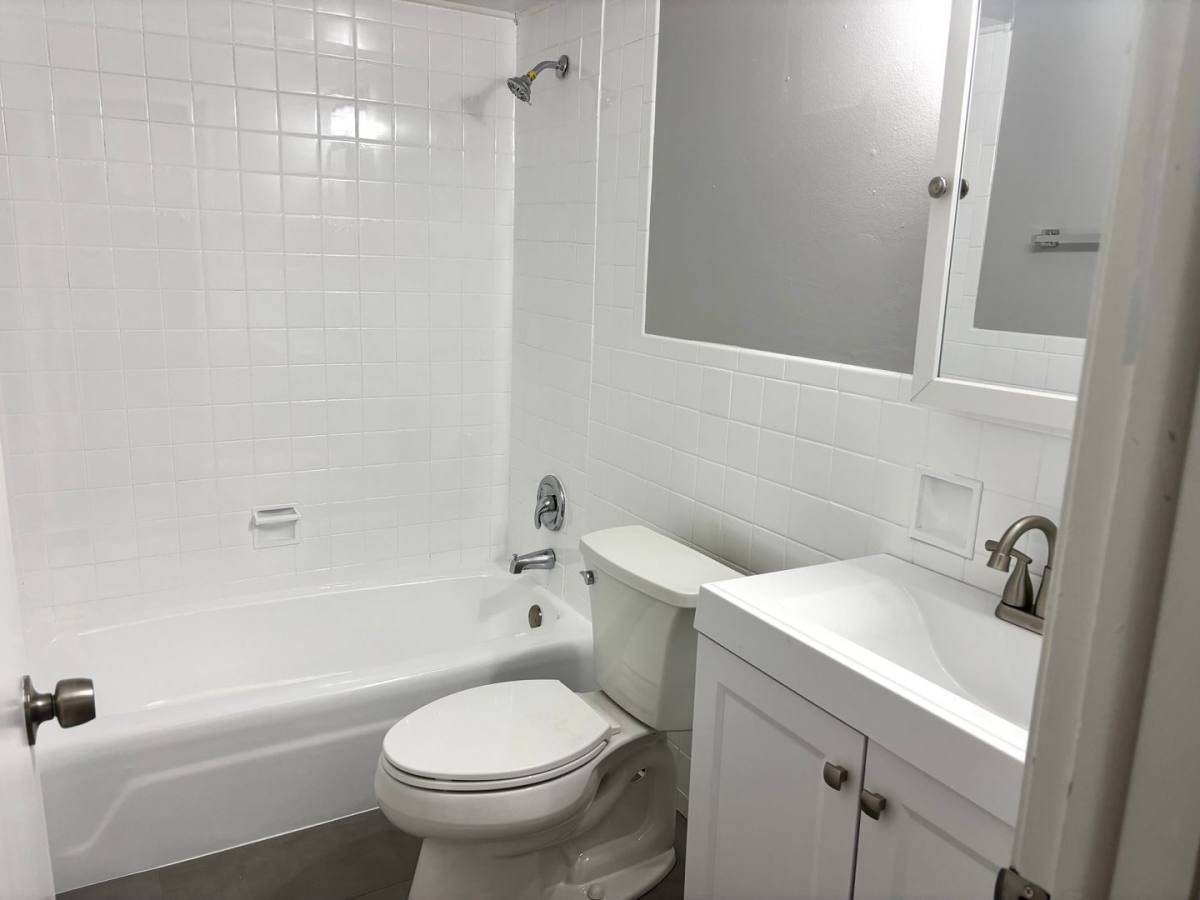 Apartment for rent at 7712-24 S Harlem, Bridgeview, IL 60455
