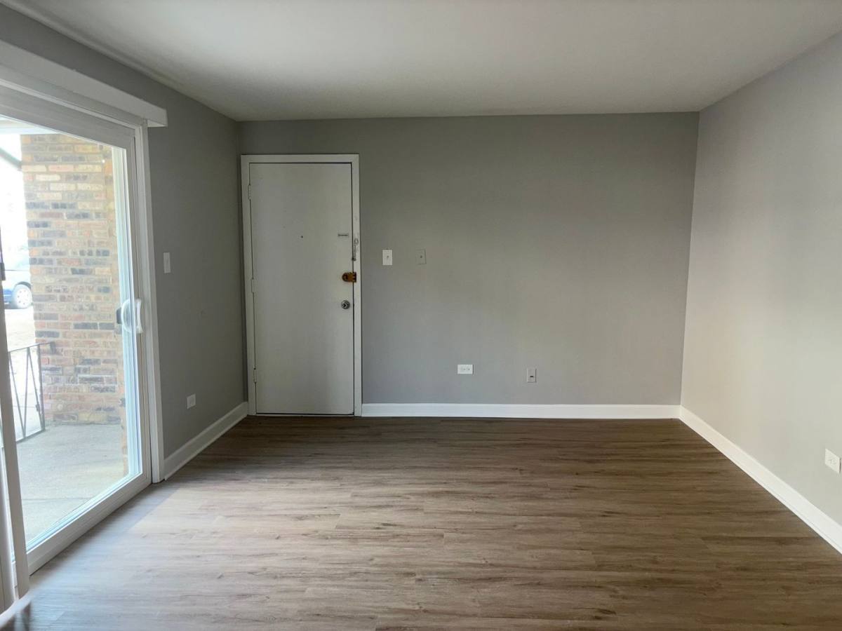 Apartment for rent at 7712-24 S Harlem, Bridgeview, IL 60455