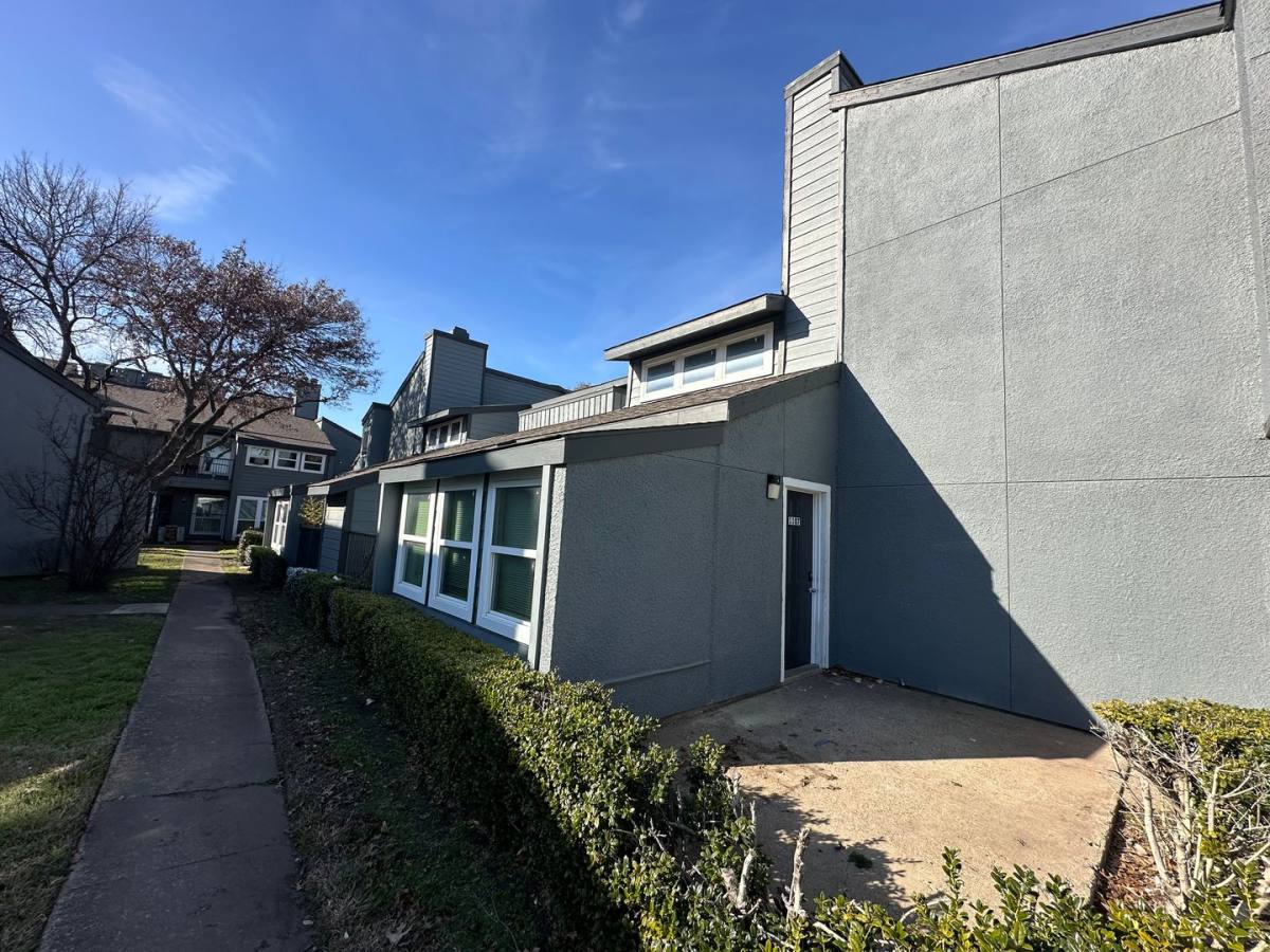Apartment for rent at 9696 Walnut St, Dallas, TX 75243