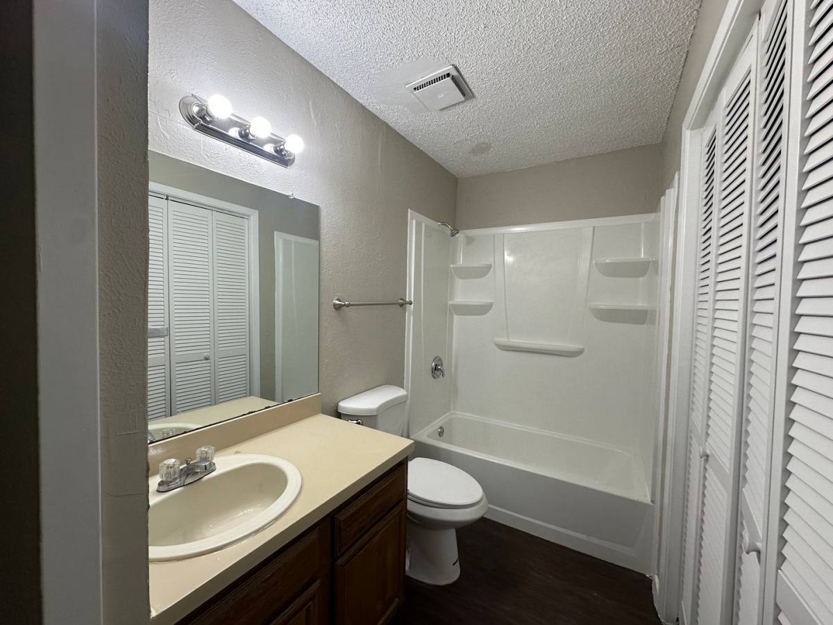 Apartment for rent at 9696 Walnut St, Dallas, TX 75243
