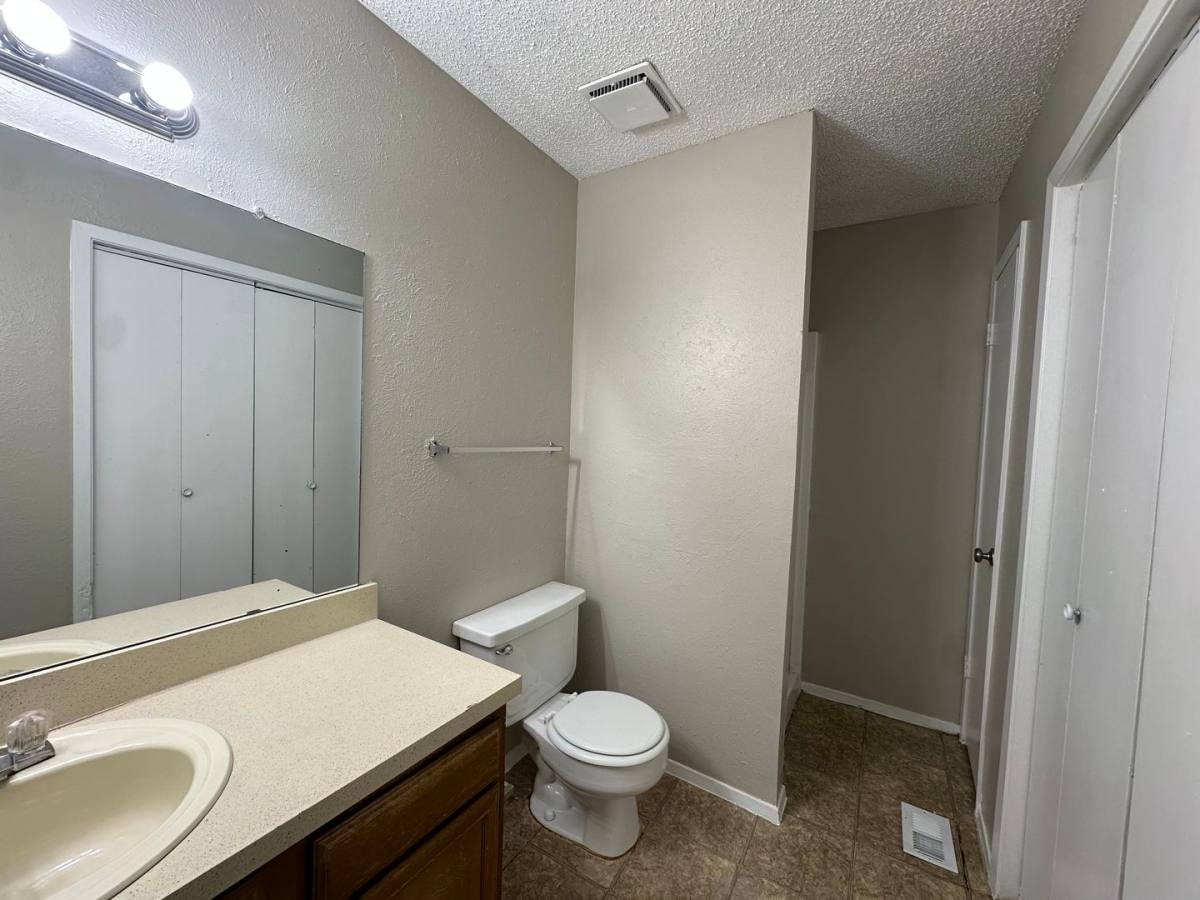 Apartment for rent at 9696 Walnut St, Dallas, TX 75243