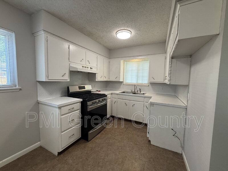 House for rent at 4805 Bermuda Circle, Sand Springs, OK 74063