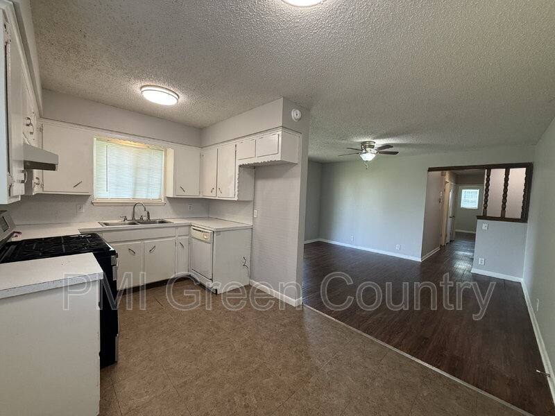 House for rent at 4805 Bermuda Circle, Sand Springs, OK 74063